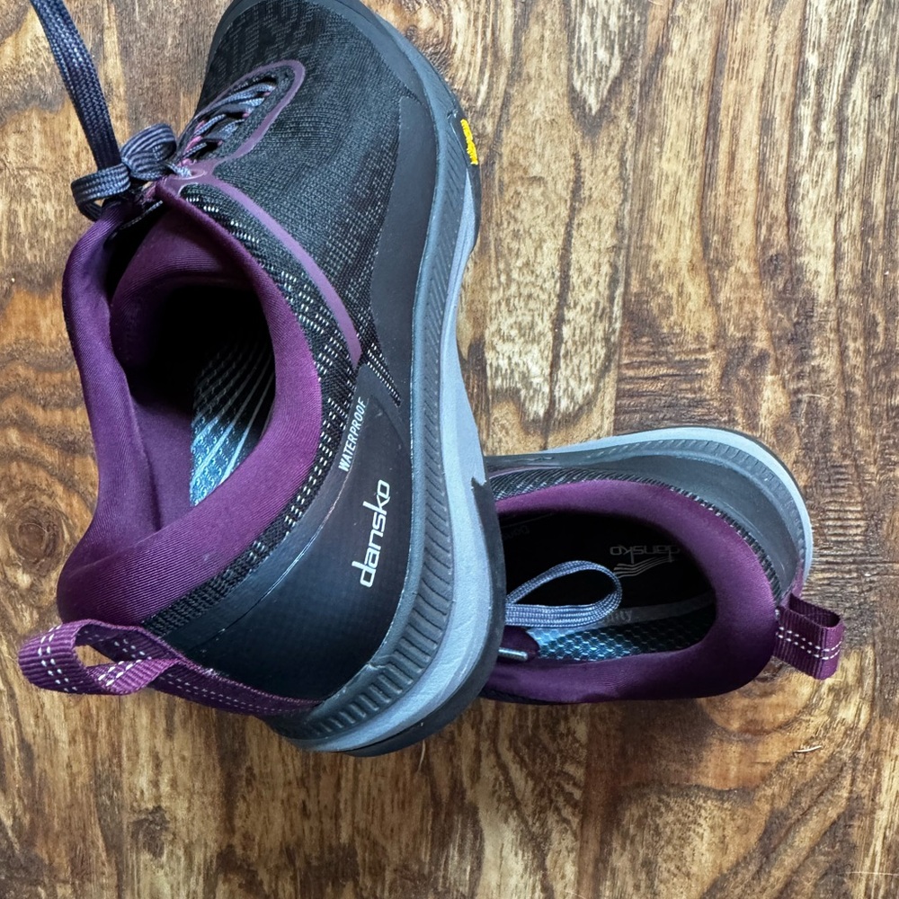 Women’s size 40 EUR 9.5-10 US Dansko waterproof sneakers